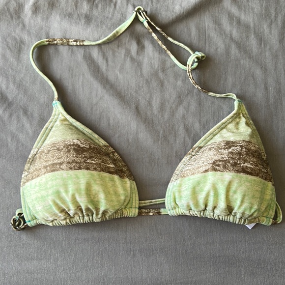 NWOT RVCA bikini top - Picture 1 of 3